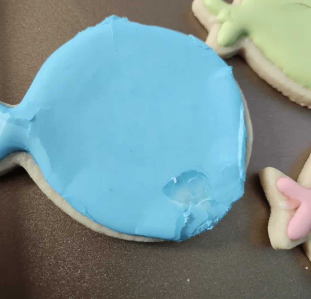 how to fix cracked royal icing