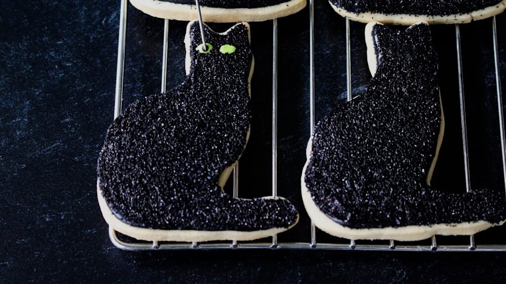 Easy Black cat cookies