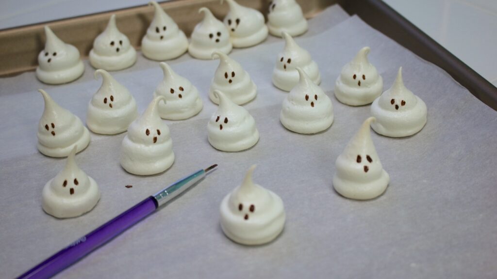 how to make ghost meringues