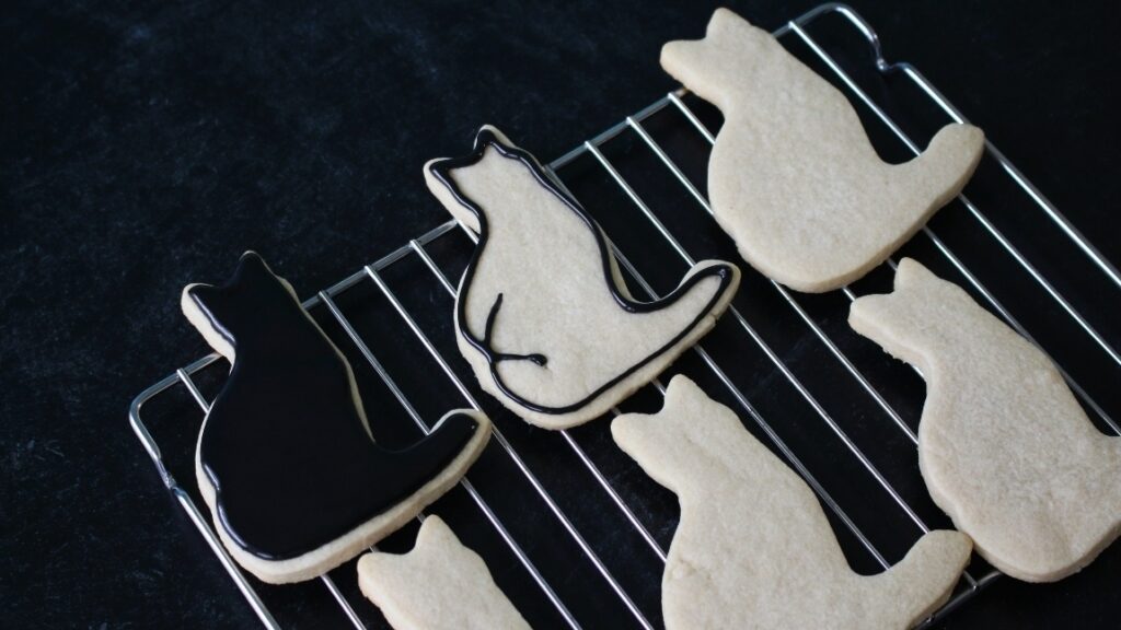 Black Sugar Cat Cookies