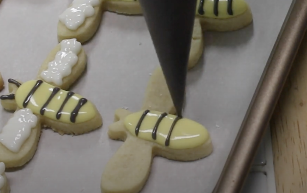 bee sugar cookies