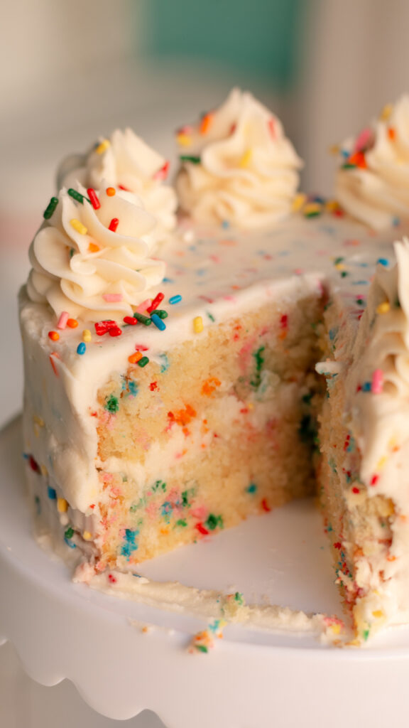 Small batch vanilla funfetti cake