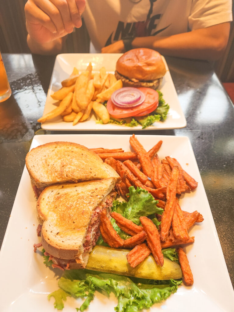 curragh irish pub holland mi