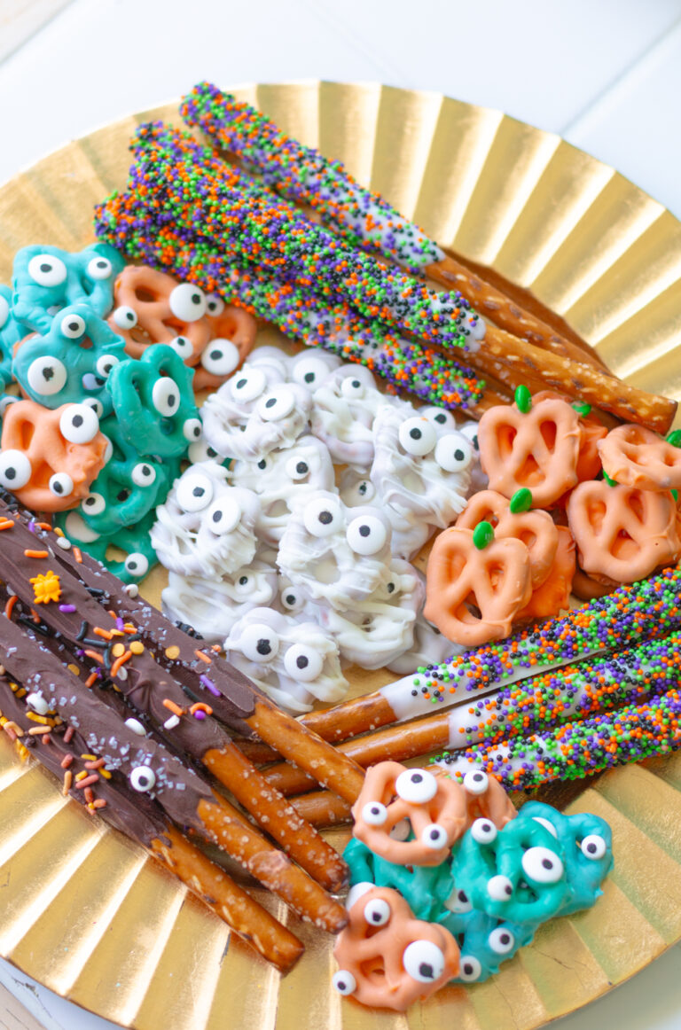 Easy Halloween Dipped Pretzels