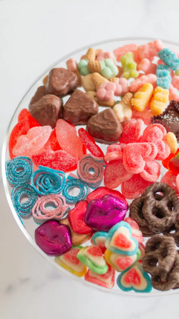 how to make a valentines candy board