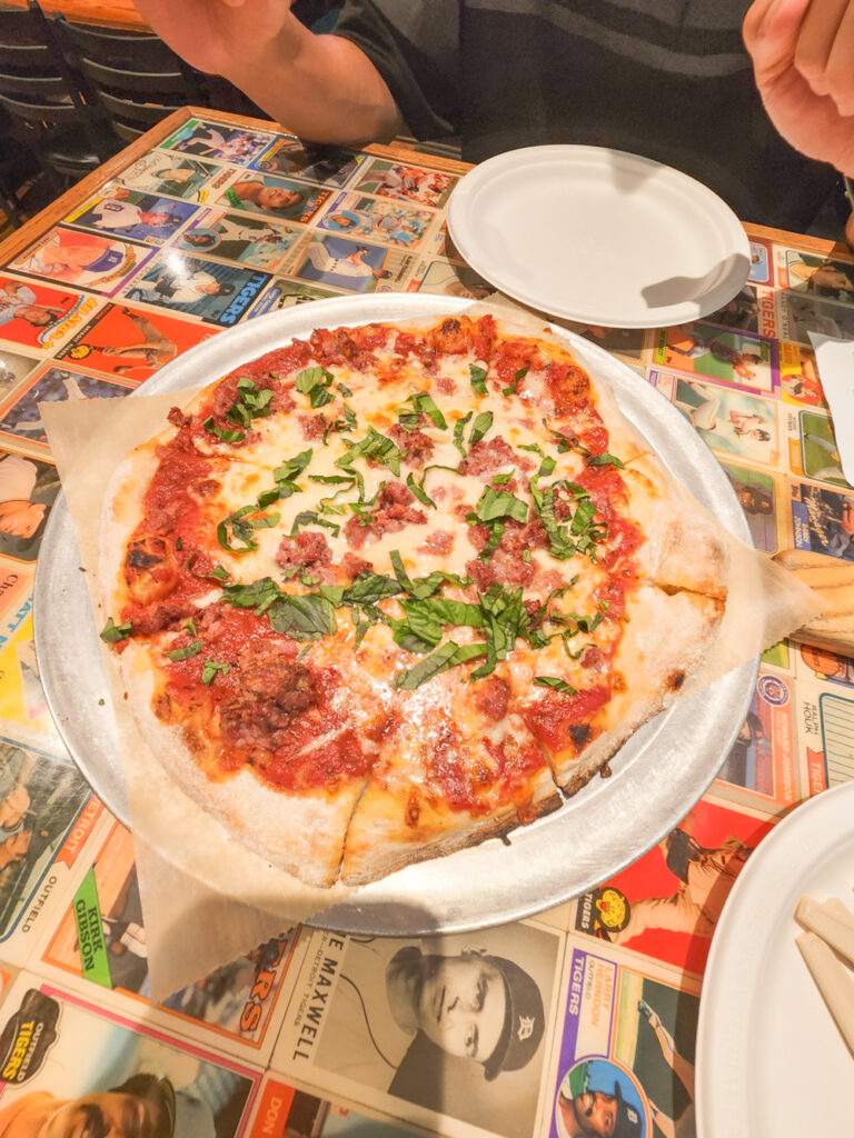 where to eat in saugatuck