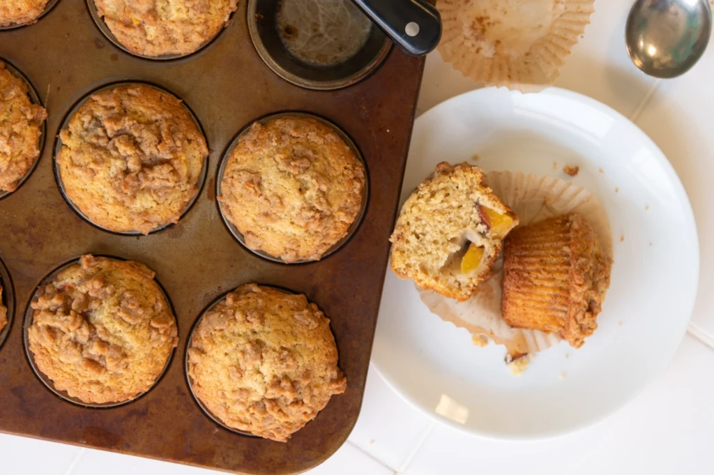 peach streusel muffins